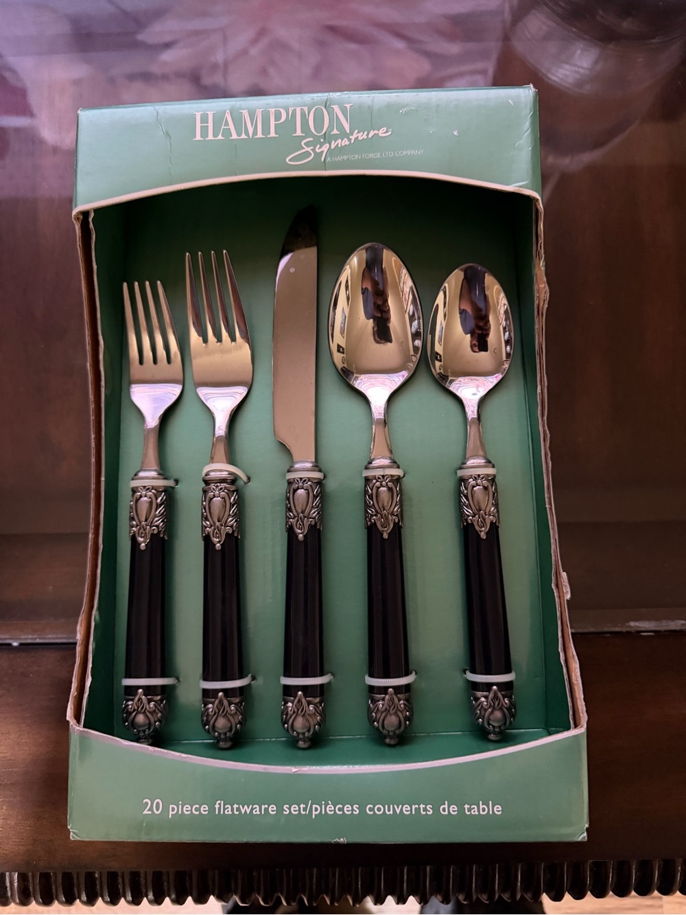Hampton Signature Black and Silver Ornate 20-Piece Flatware Set
